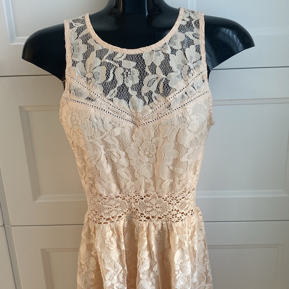 FOREVER 21, Light Pink lace summer short sleeved dress. - Picture 5 of 11